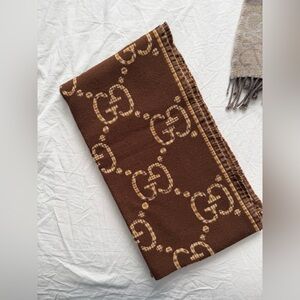 LIKE NEW GUCCI CHECK GG WOOL SCARF